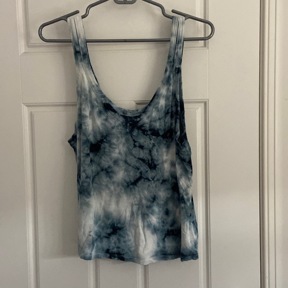American Eagle tie-dye tank top. It is a size XL.